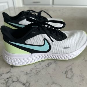 Nike revolution shoes